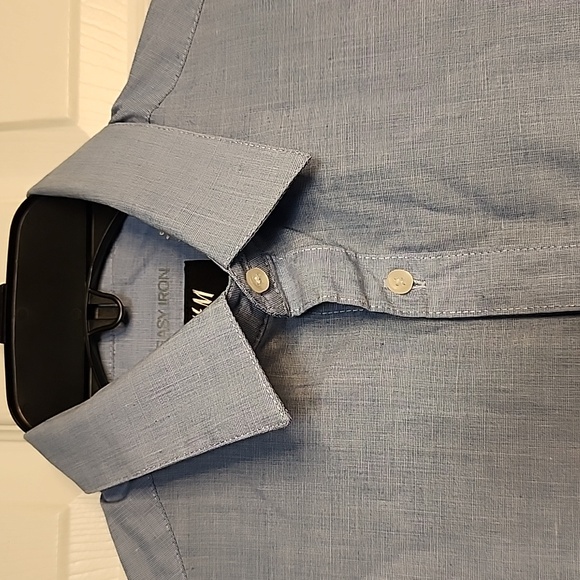 H&M Light Blue Casual Button-Down Shirt - Picture 3 of 10